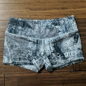 Fleo Gray on Gray 3.25 Contour